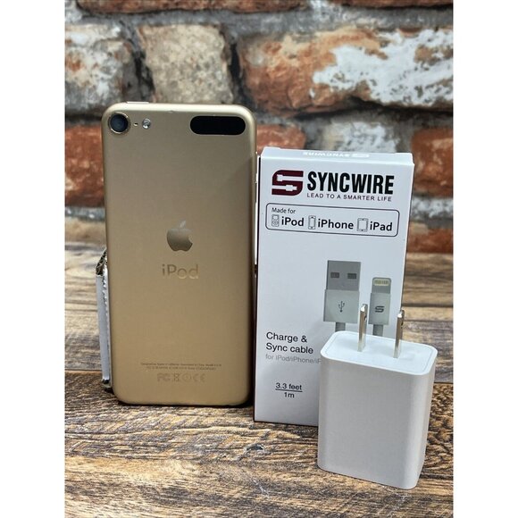 Apple iPod Touch 6th Generation Gold 16 GB Model:A1574 W/ Cable y Adapter - Picture 2 of 7